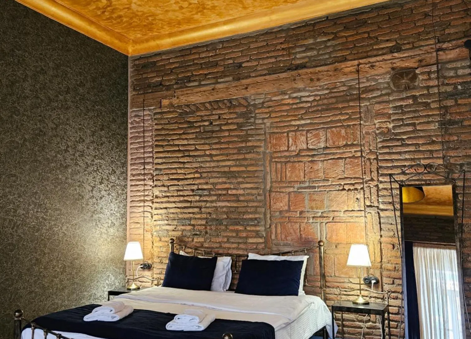 Old Gold Apartment Tiflis