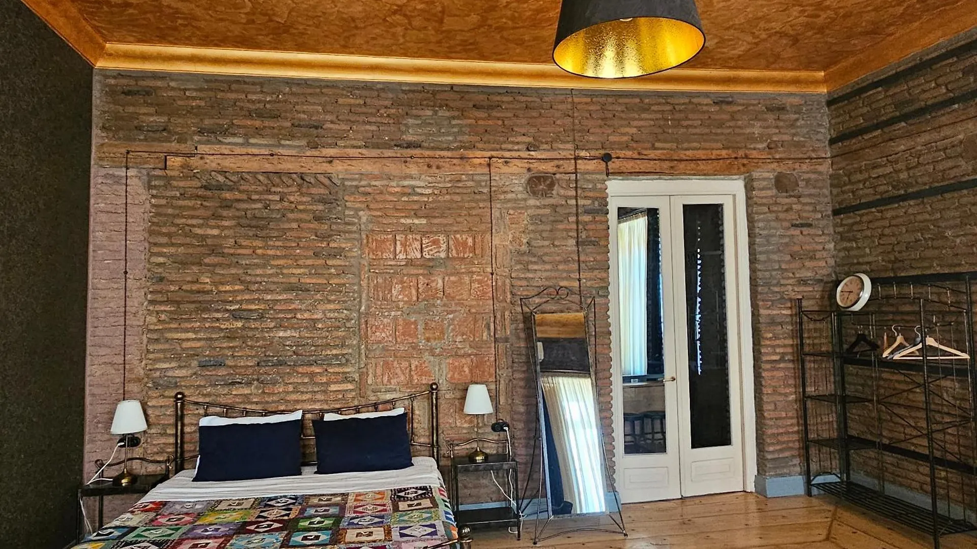 Old Gold Apartment Tiflis