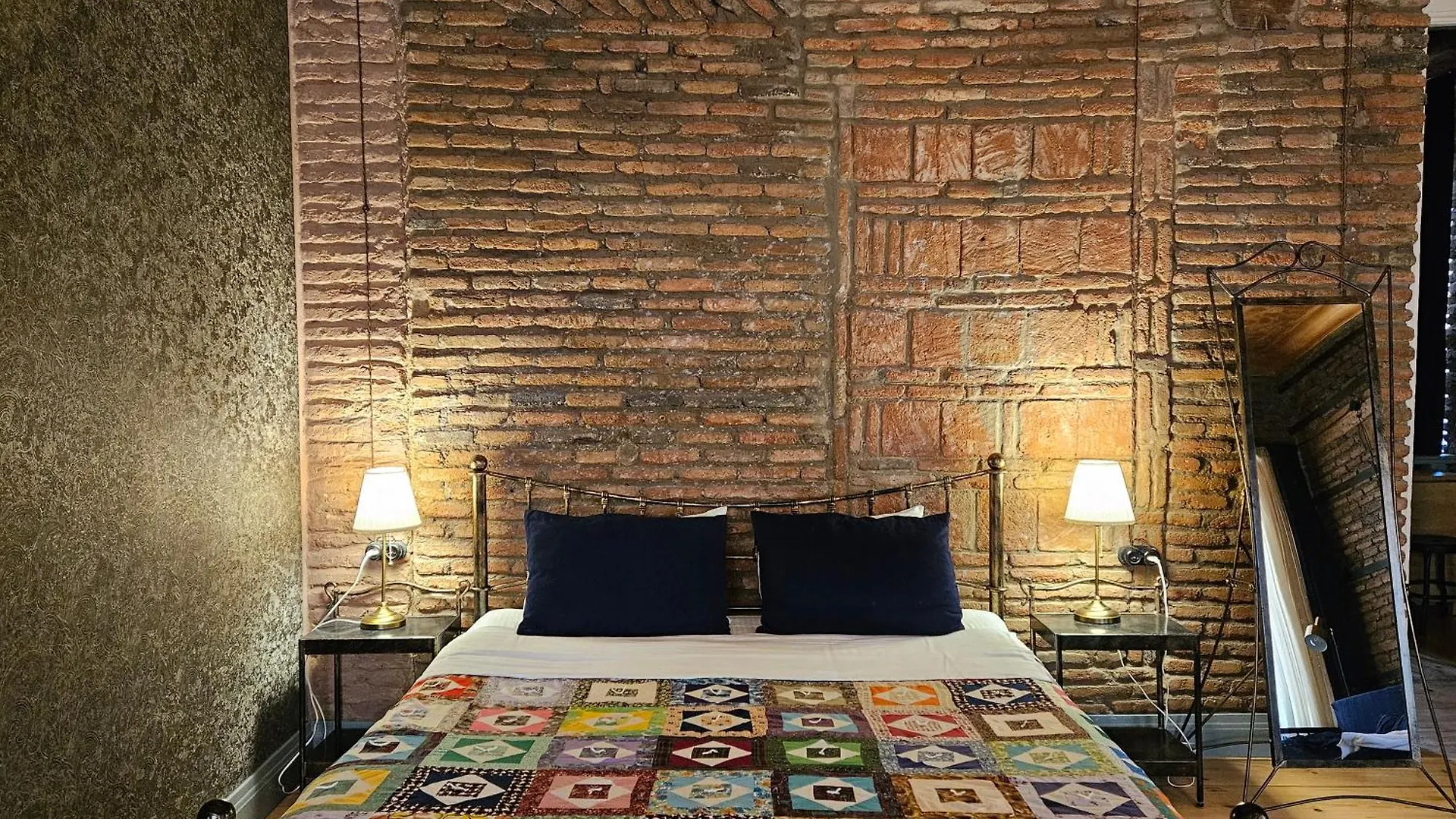 Old Gold Apartment Tiflis